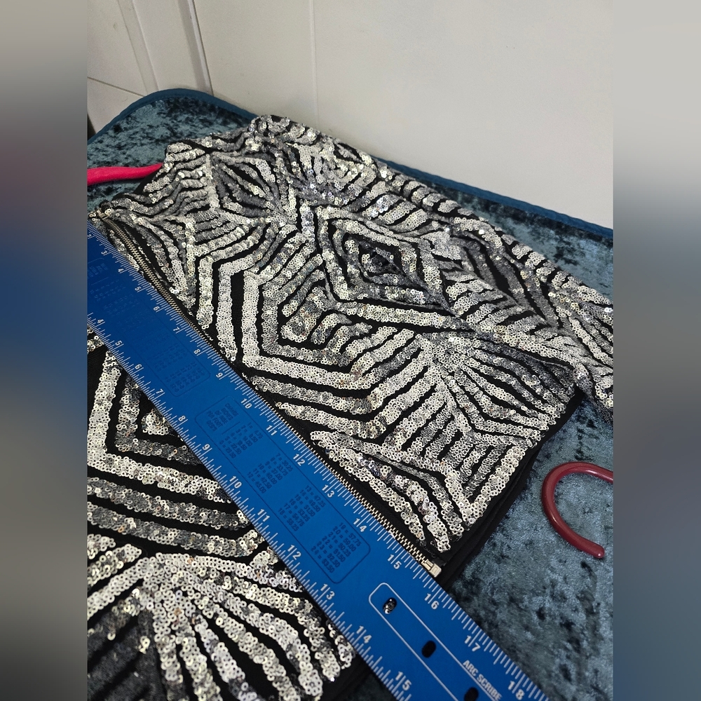 Flying Tomato Sequin Geometric Patterned Top - Si… - image 8